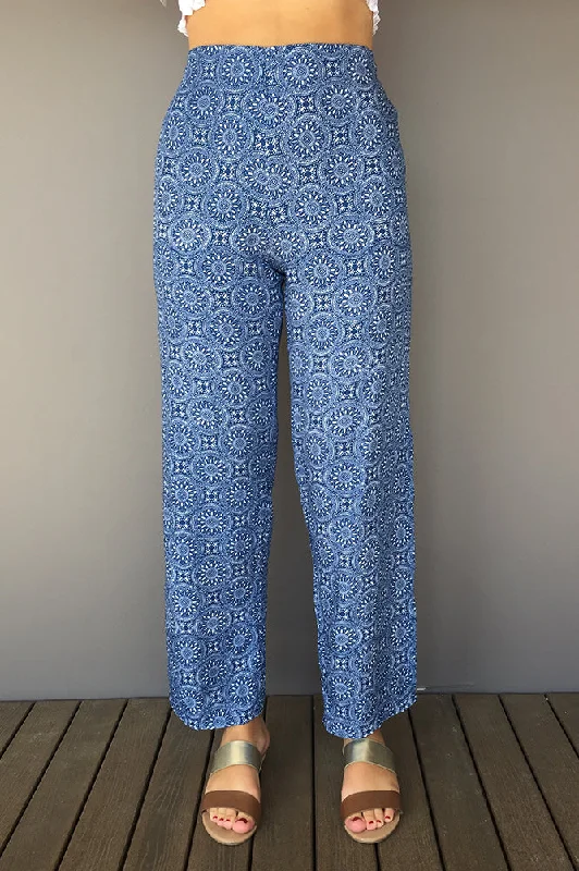 Weekend Steals Await Split Pant "Nautica" Print