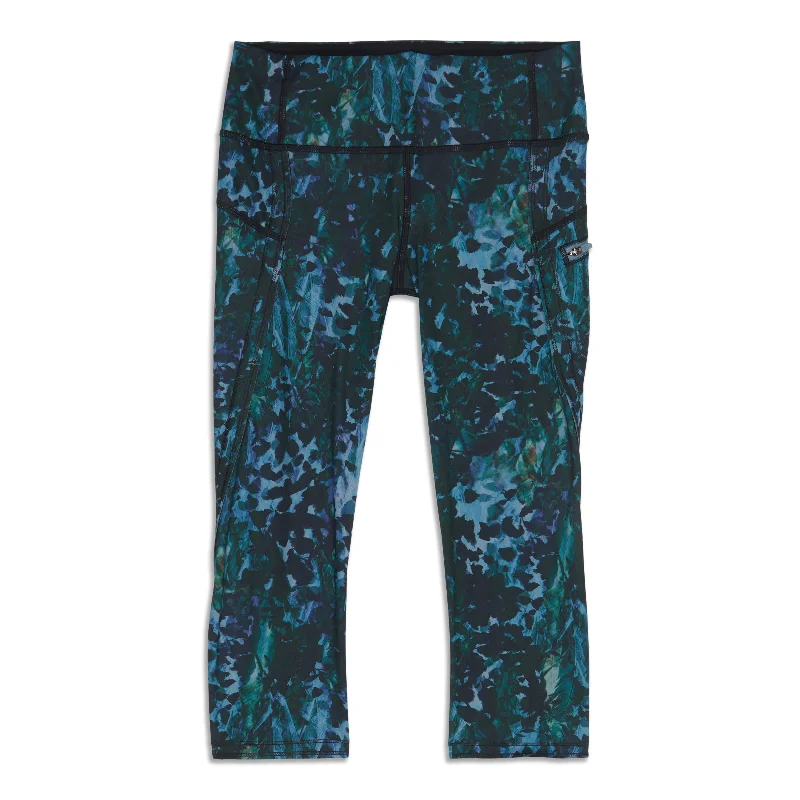 Weekend Specials to Grab Run Top Speed Crop - Resale