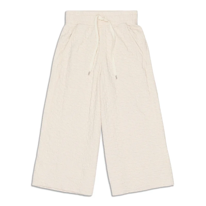 Weekend Shopping Bliss Rippled Wide Leg Super-High-Rise Crop - Resale