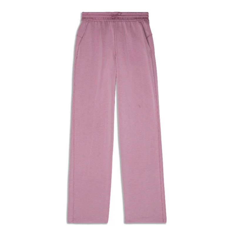 Weekend Offers That Tempt Softstreme High-Rise Pant - Resale