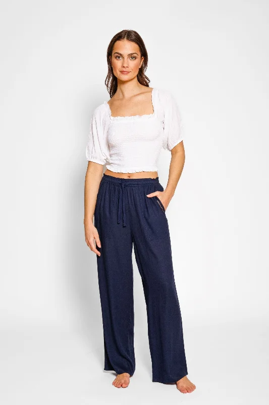 Weekend Deals That Excite Capri Travel Pant