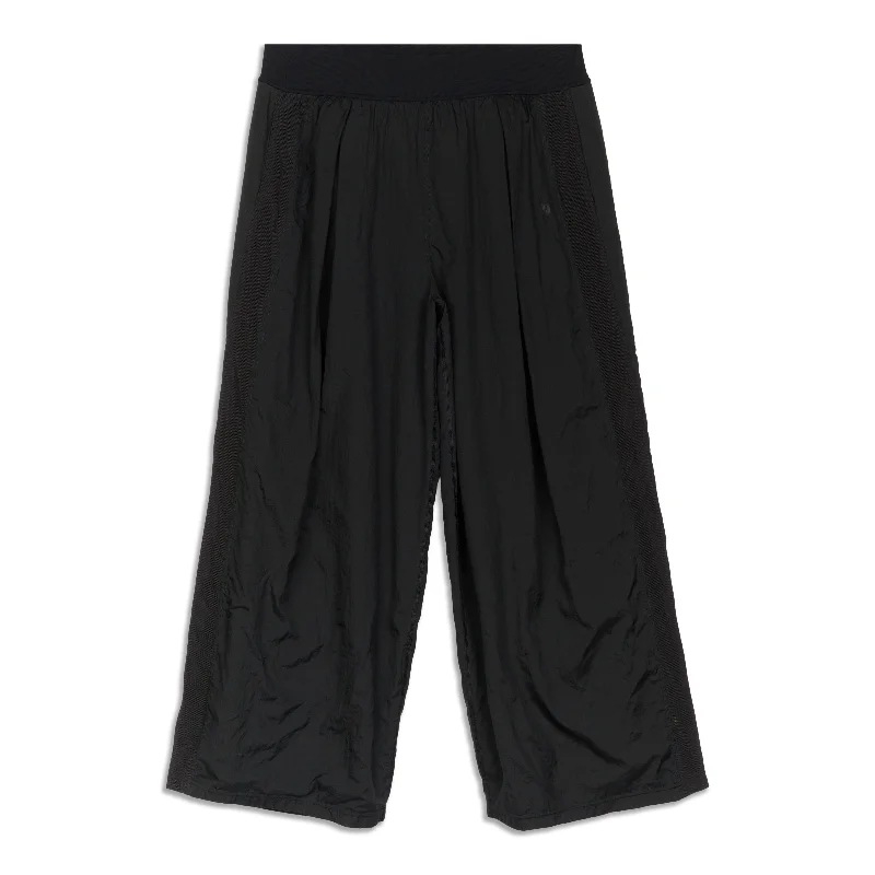 Weekend Offers That Dazzle Lightweight Tennis Mid-Rise Track Pant - Resale