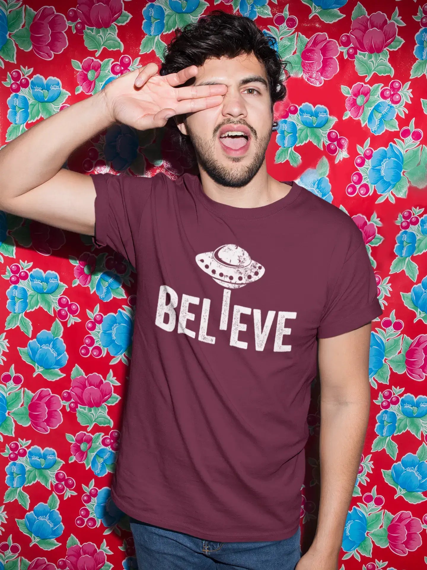 Super Bargain ULTRABASIC - Graphic Men's Believe UFO Alien T-Shirt Funny Casual Letter Print Tee Burgundy