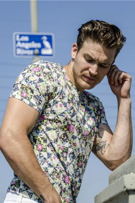 Weekend Savings Sensation Floral Print V-Neck T-Shirt