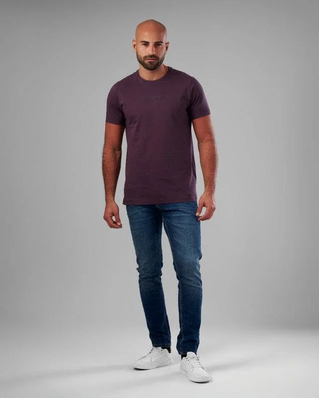 Weekend Deals That Excite RUBBER-PRINTED ROUND NECK T-SHIRT - BURGUNDY